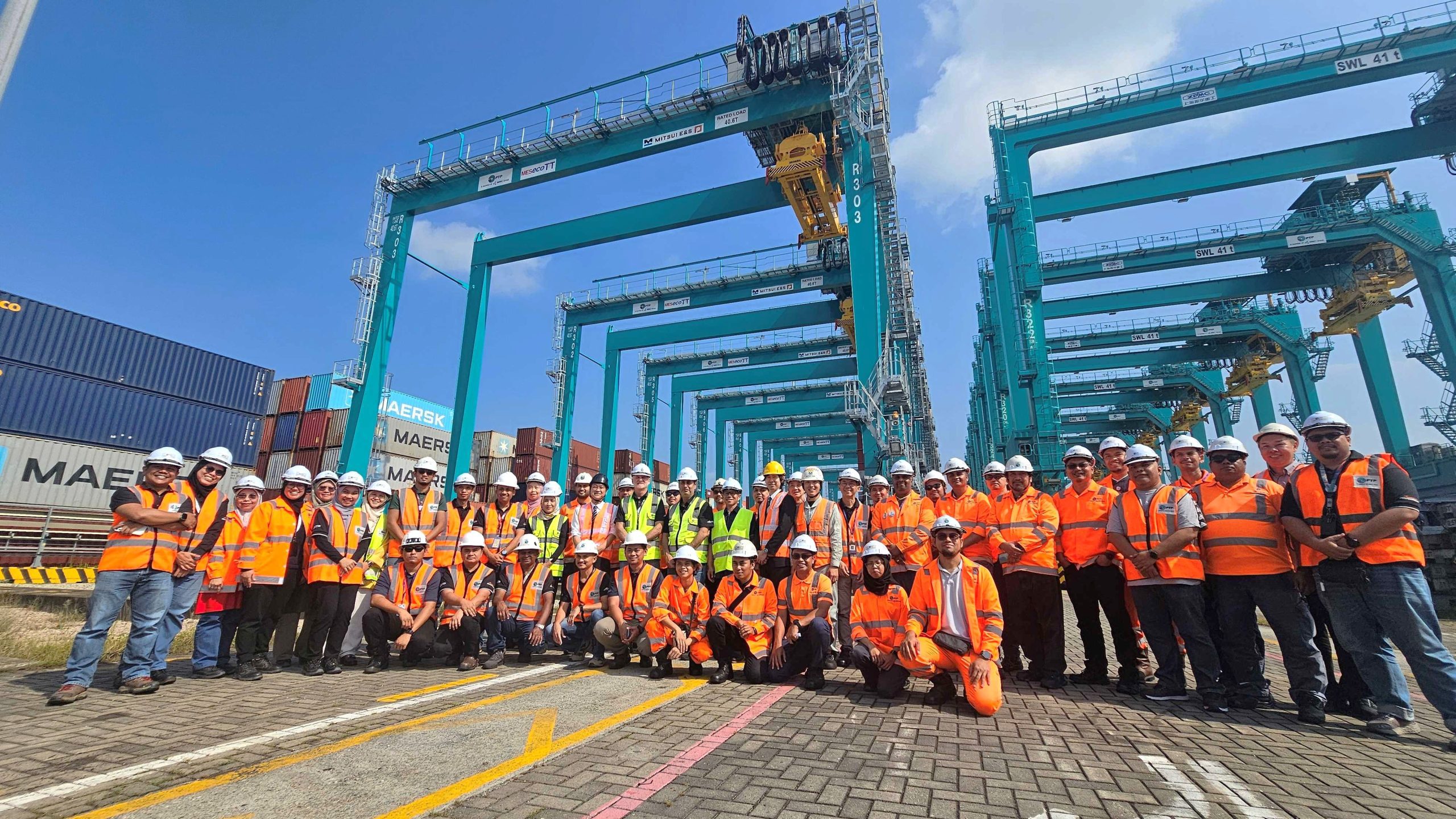 Read more about the article PTP CELEBRATES HANDOVER OF 83 NEW ELECTRIC RUBBER TYRED GANTRY CRANES