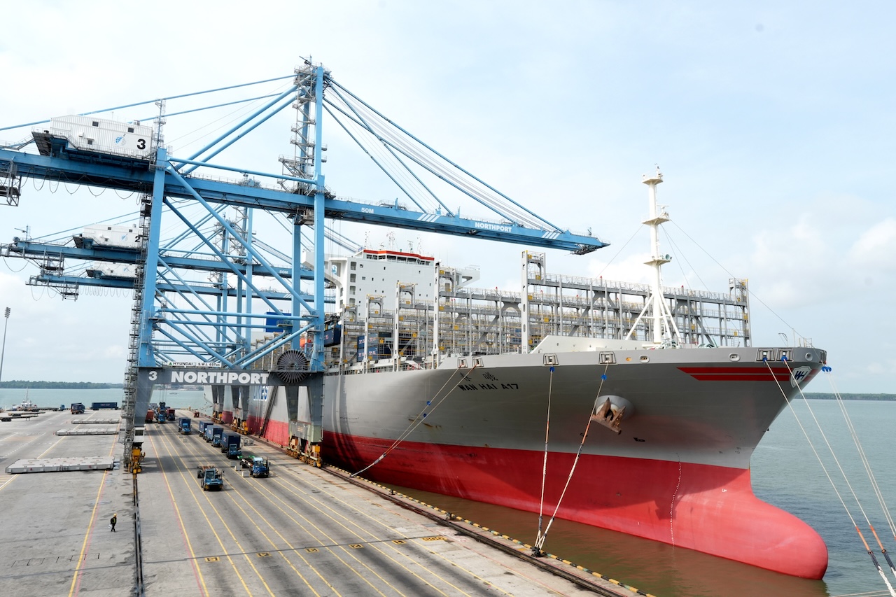 Read more about the article NORTHPORT RECEIVES WAN HAI LINES’ LARGEST CONTAINER VESSEL AT ITS TERMINAL
