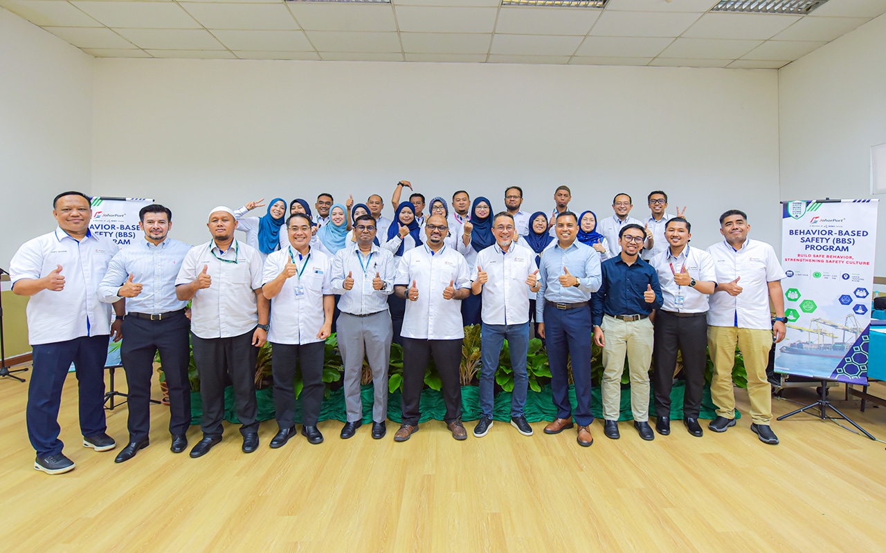 Read more about the article JOHOR PORT REINFORCES SAFETY CULTURE WITH OFFICIAL LAUNCH OF BEHAVIOUR-BASED SAFETY PROGRAMME
