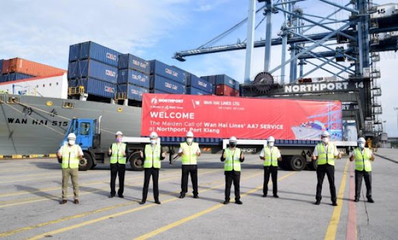 Wan Hai Lines’ AA7 Service at Northport on 2 November 2021.